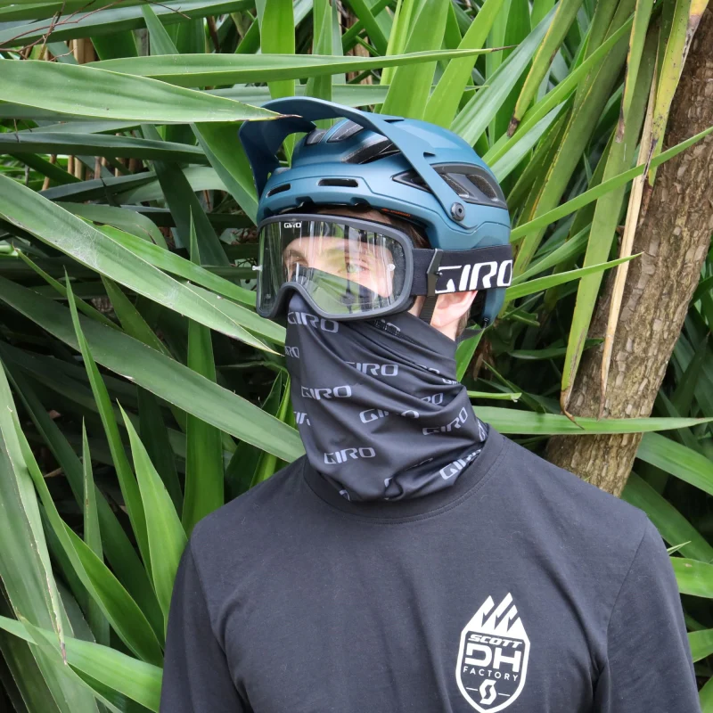 Giro Neck Gaitor - Black - Image 2