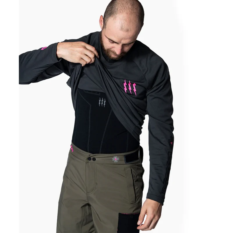 Muc-off Technical Riders Baselayer - Black - Image 3